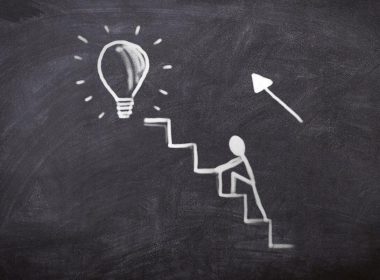 Czym jest benchmark? Definicja pojęcia