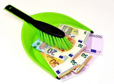 Koszty i straty - czym są? Definicje pojęć